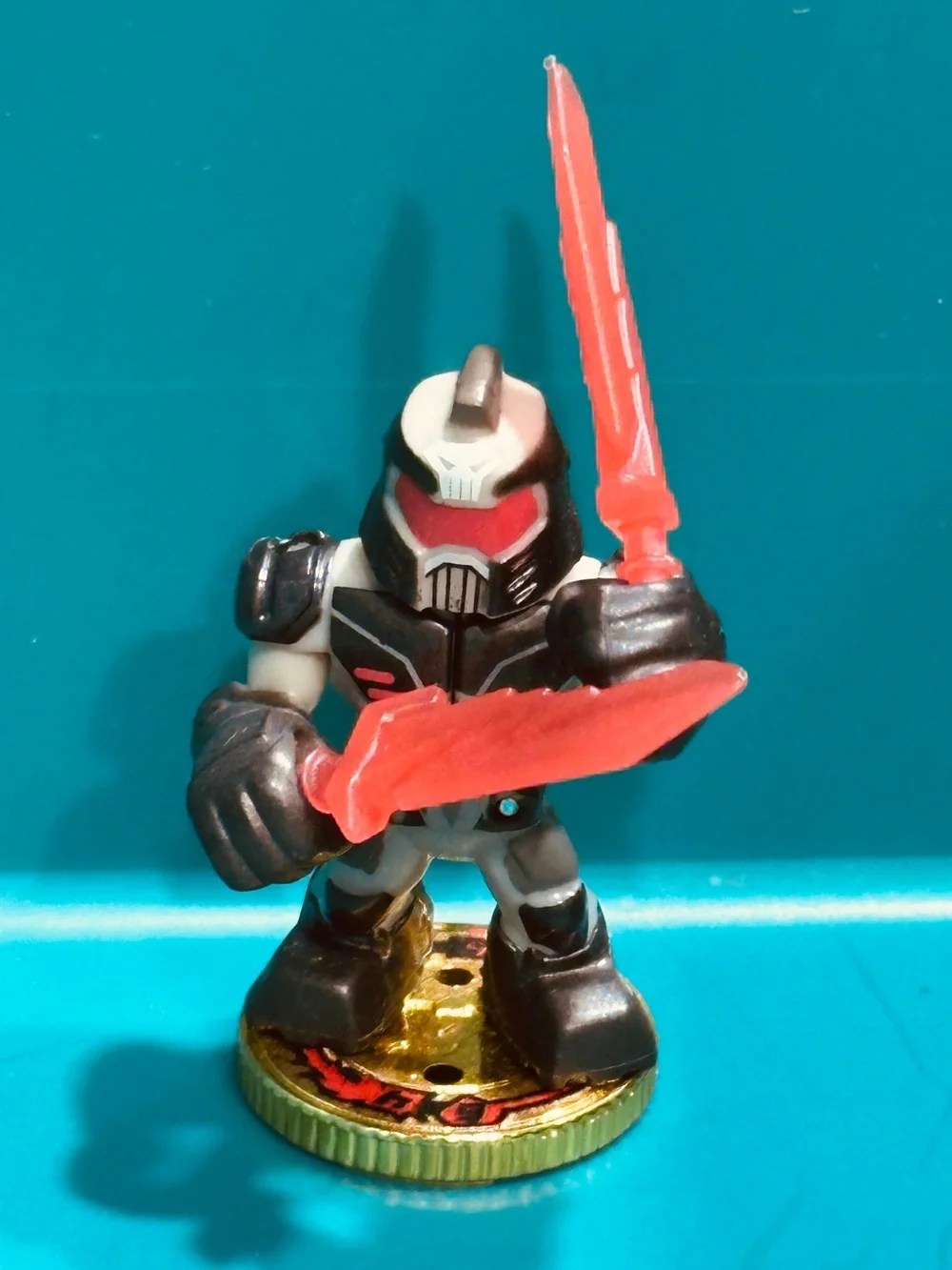 Ultravolt ULTRA RARE Akedo Ultimate Arcade Warriors action figure metallic base